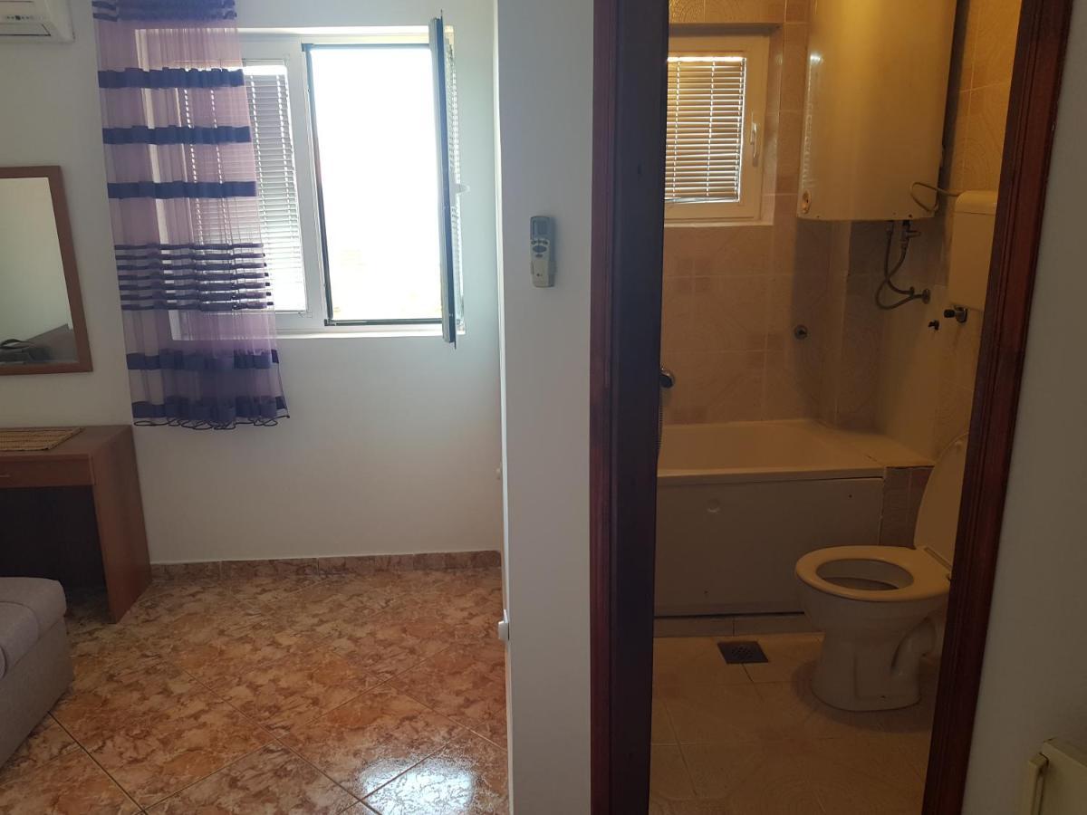 Apartments Drobni Pijesak Petrovac Szoba fotó