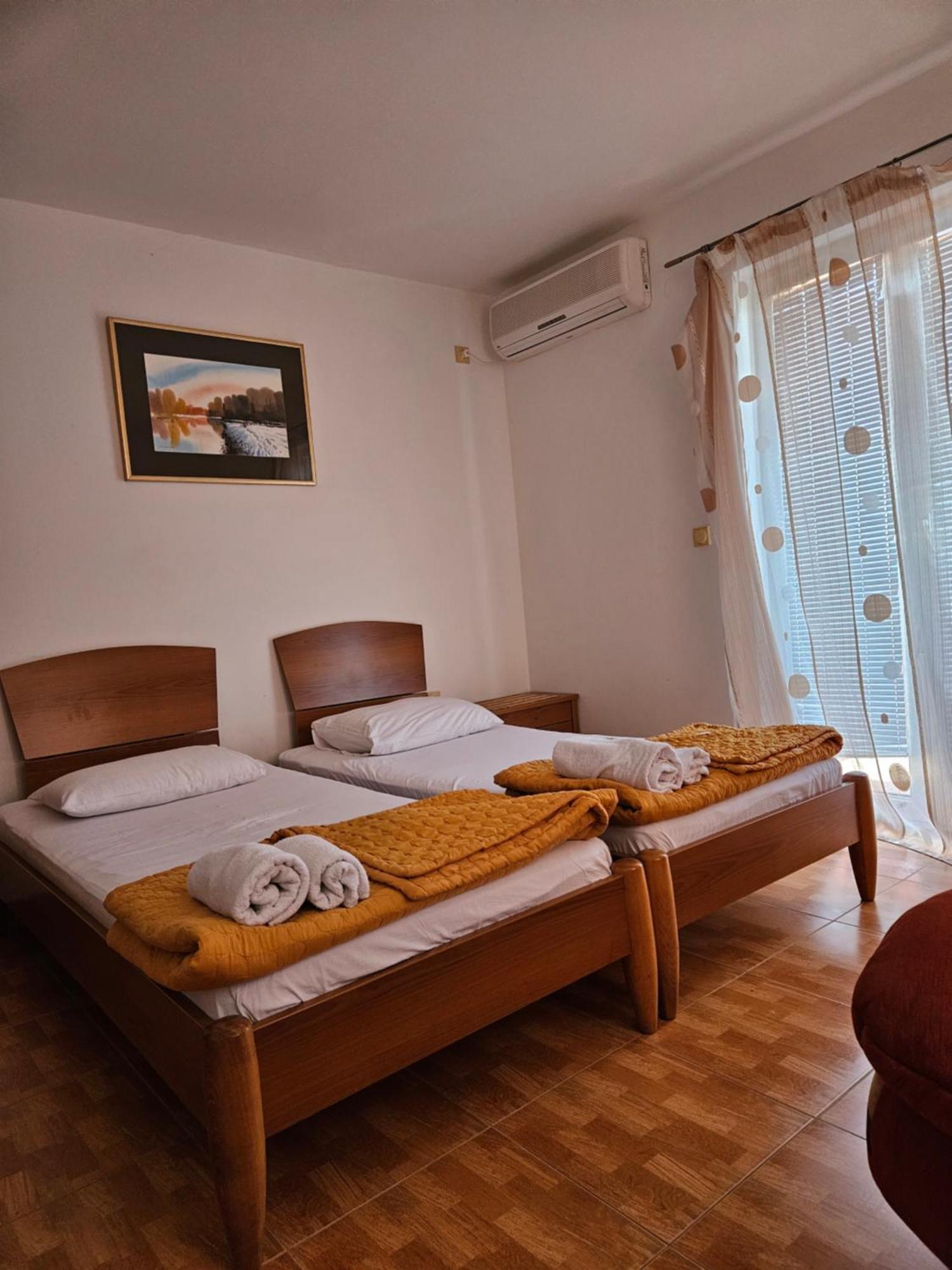 Apartments Drobni Pijesak Petrovac Szoba fotó